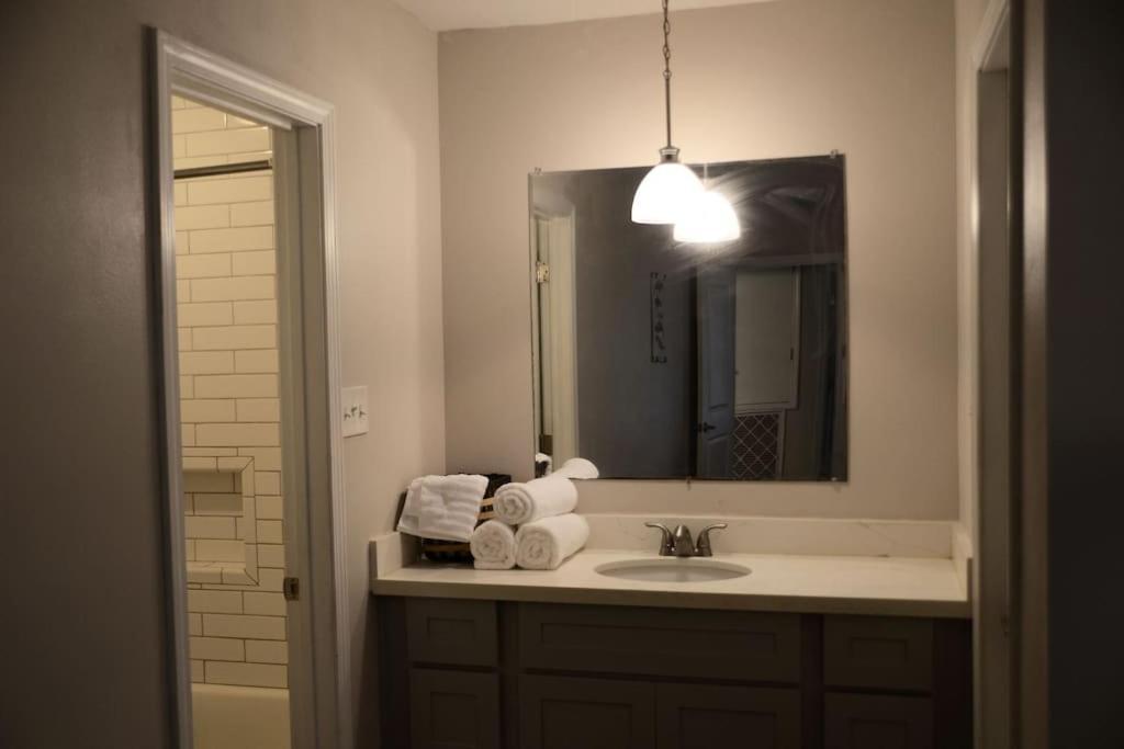 Comfortable 3 Bed, 2 Bath, Pet Friendly Home Close To Baton Rouge 덴햄스프링스 외부 사진