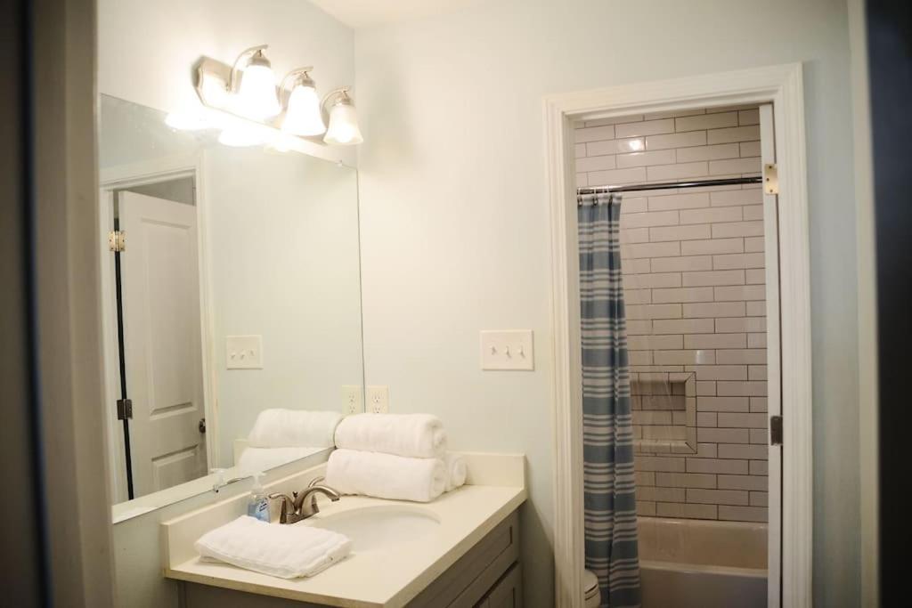 Comfortable 3 Bed, 2 Bath, Pet Friendly Home Close To Baton Rouge 덴햄스프링스 외부 사진